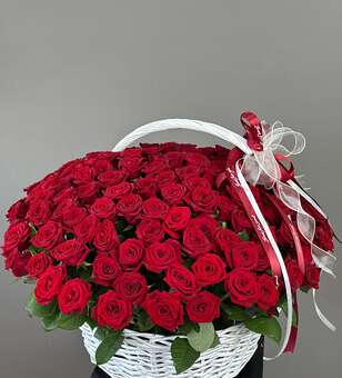 Корзина из 151 розы